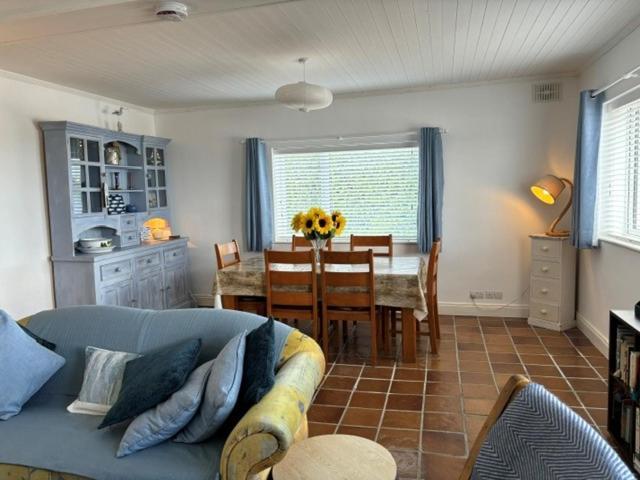 Beachcomber Cottages 발리코닐리 객실 사진